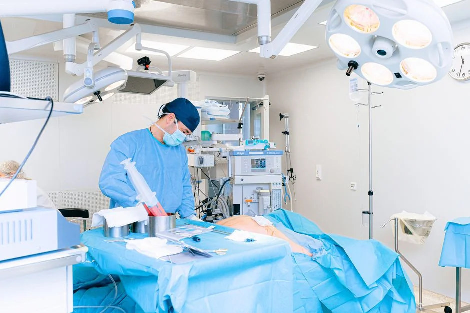 GLP-1 vs fat dissolving vs liposuction Tokyo: whic — Understanding the Three Approaches