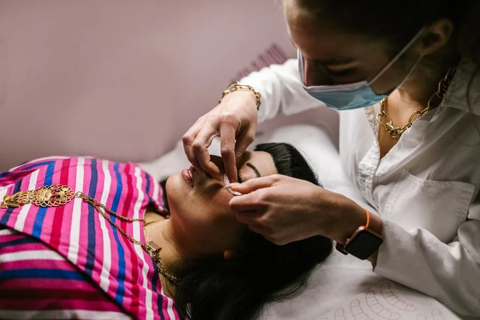 Eyebrow artmake Tokyo: cost, procedure and clinic  — Who Is a Good Candidate