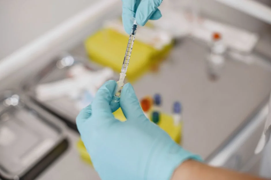 Hair mesotherapy Tokyo: manual injection vs hydro- — What to Expect: Sessions, Results, and Downtime